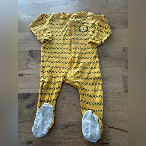 Pekkle lion Yellow Zigzag Kids One Piece pyjama footies size 12 months